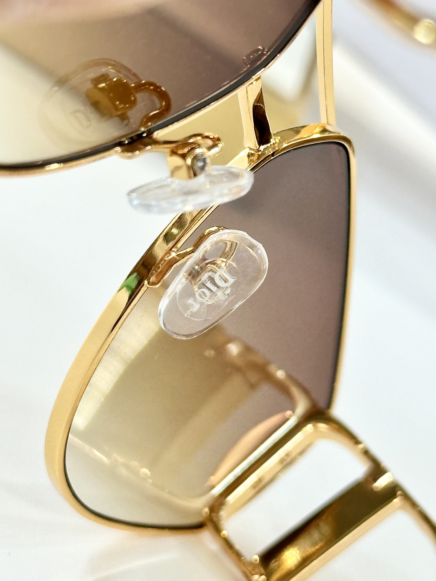  CHRISTIAN DIOR
MOD：20B0
Size：65口15 140

