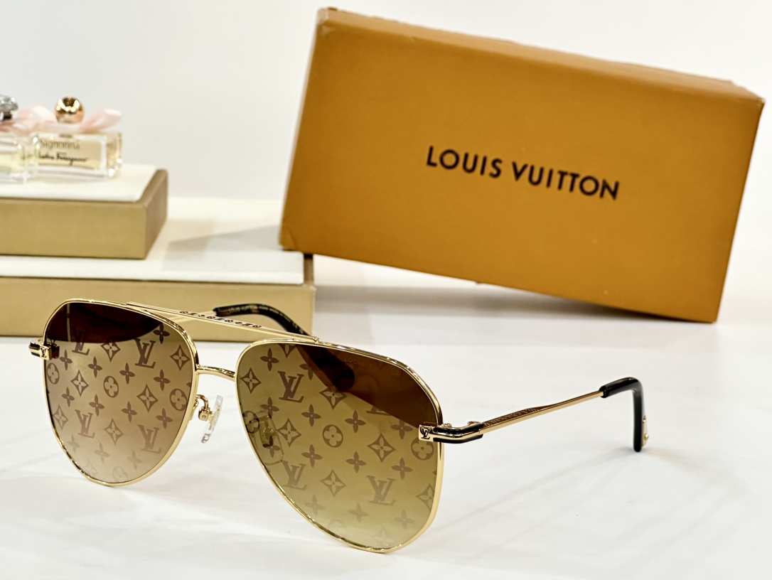  LOUIS VUITTON
MOD：Z1308
Size：61口14-145


