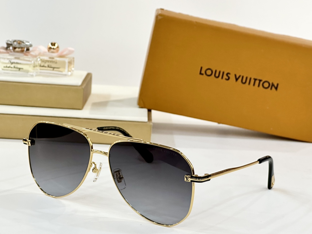  LOUIS VUITTON
MOD：Z1308
Size：61口14-145

