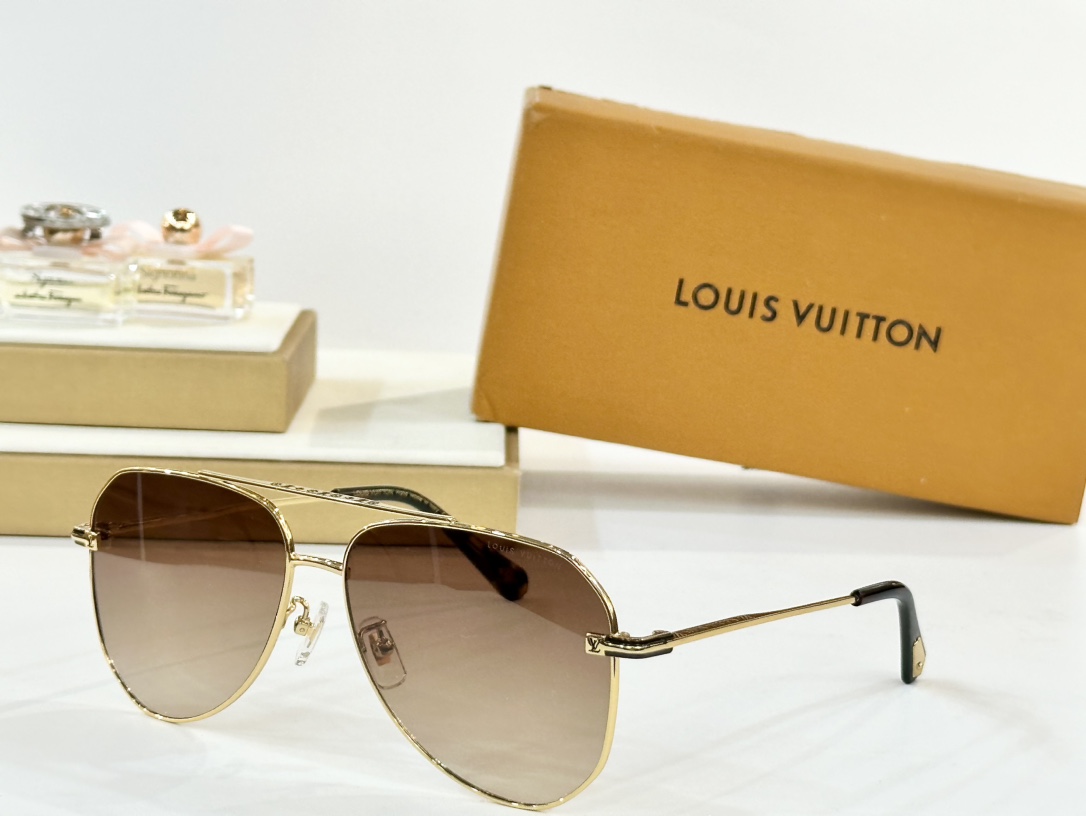  LOUIS VUITTON
MOD：Z1308
Size：61口14-145

