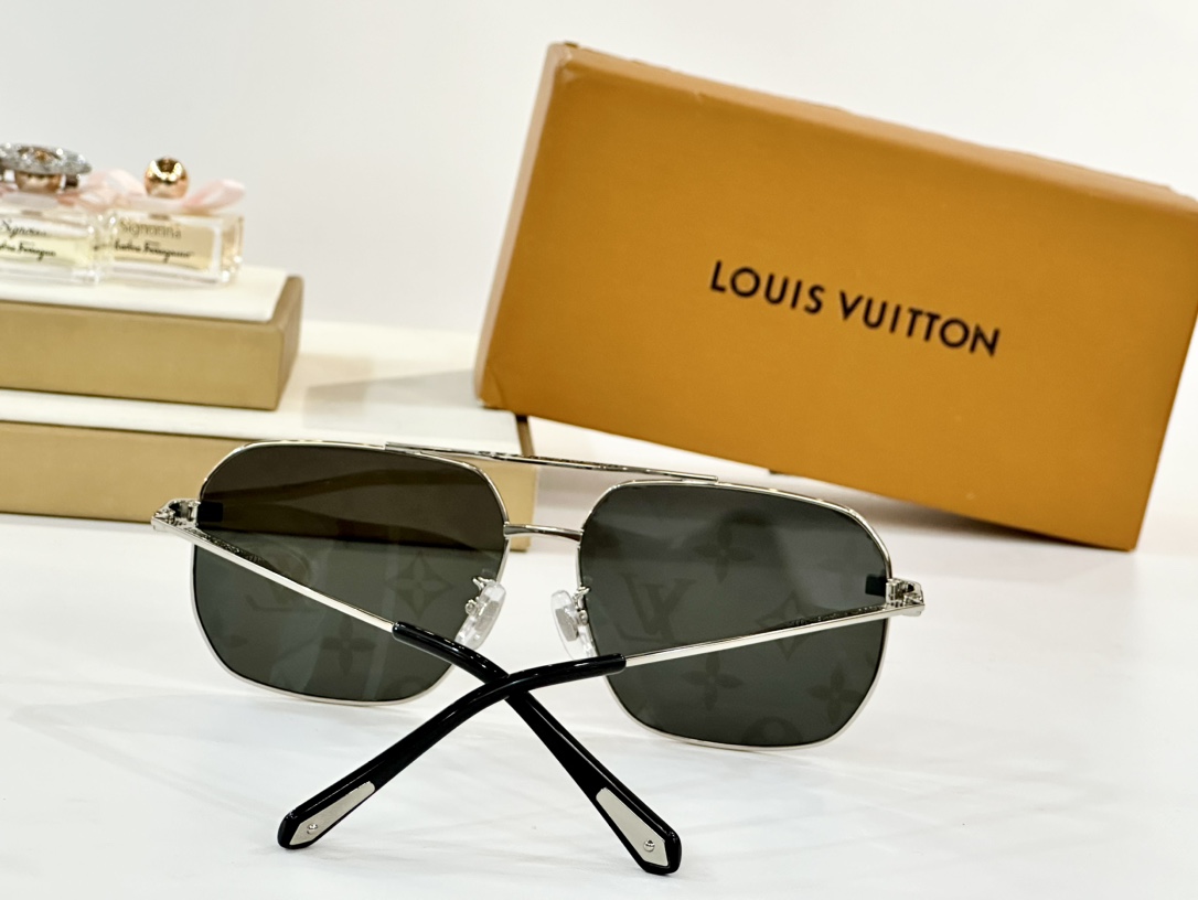  LOUIS VUITTON
MOD：Z1309
Size：61口13-145
