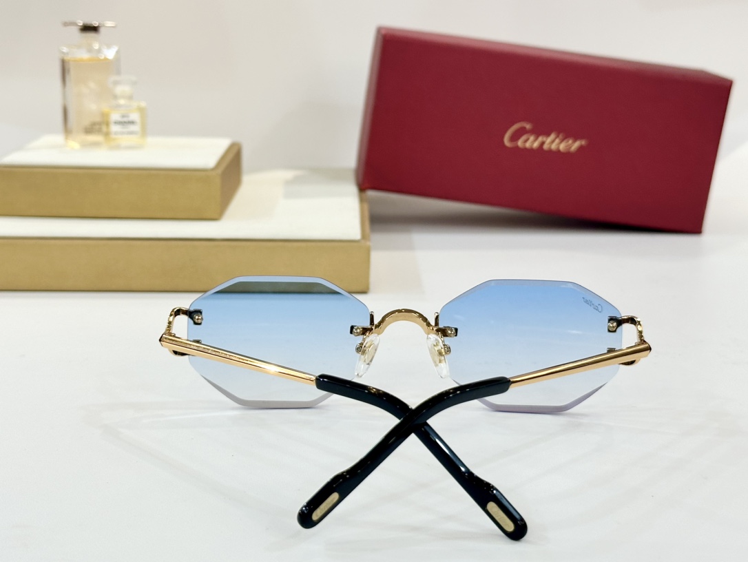  Cartie*
Mod：CT0581O
Size：142
