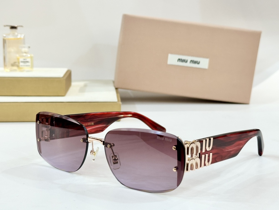  MIU MIU 
MOD：MU140AV
Size：65口17 142
