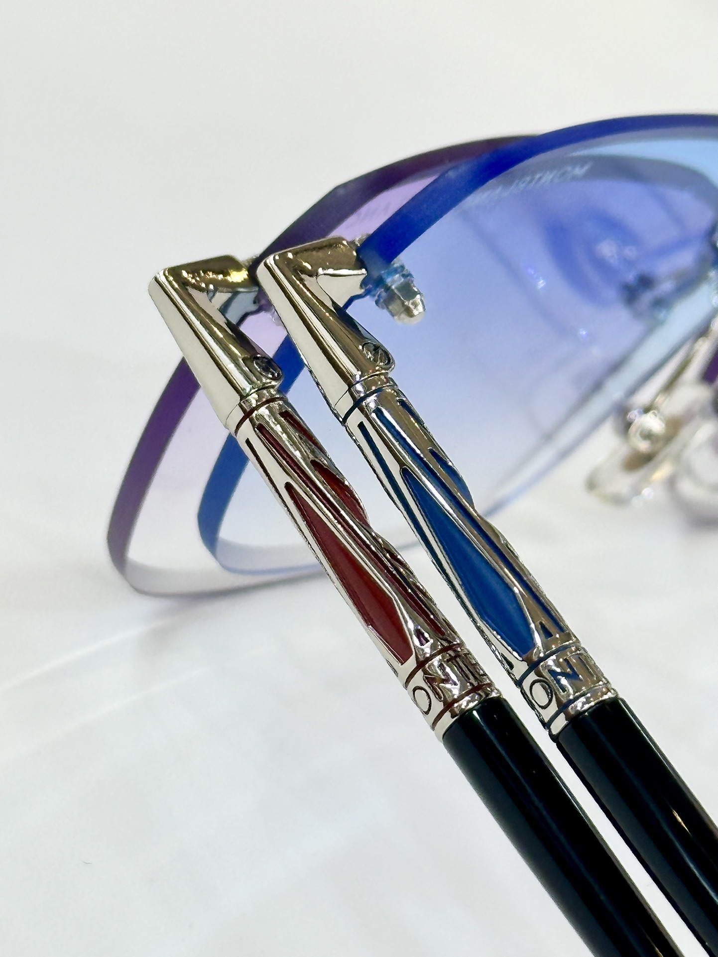  MONT BLANC
M OD：MB0705S
Size：56口18 145
