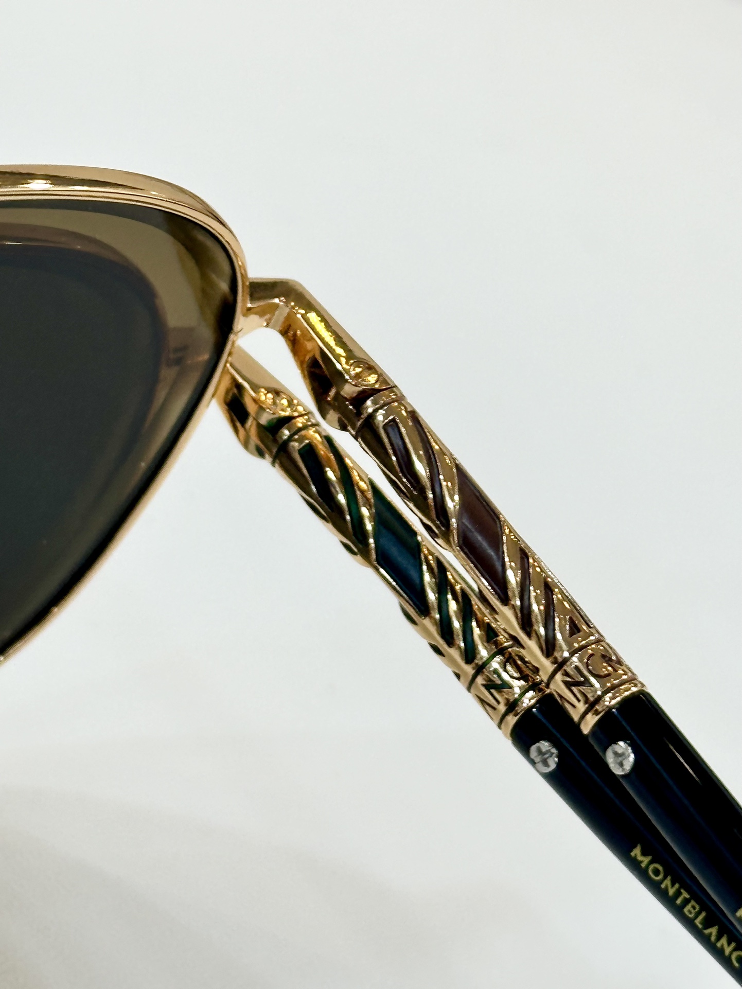  MONT BLANC
M OD：MB0707S
Size：58口17 145
