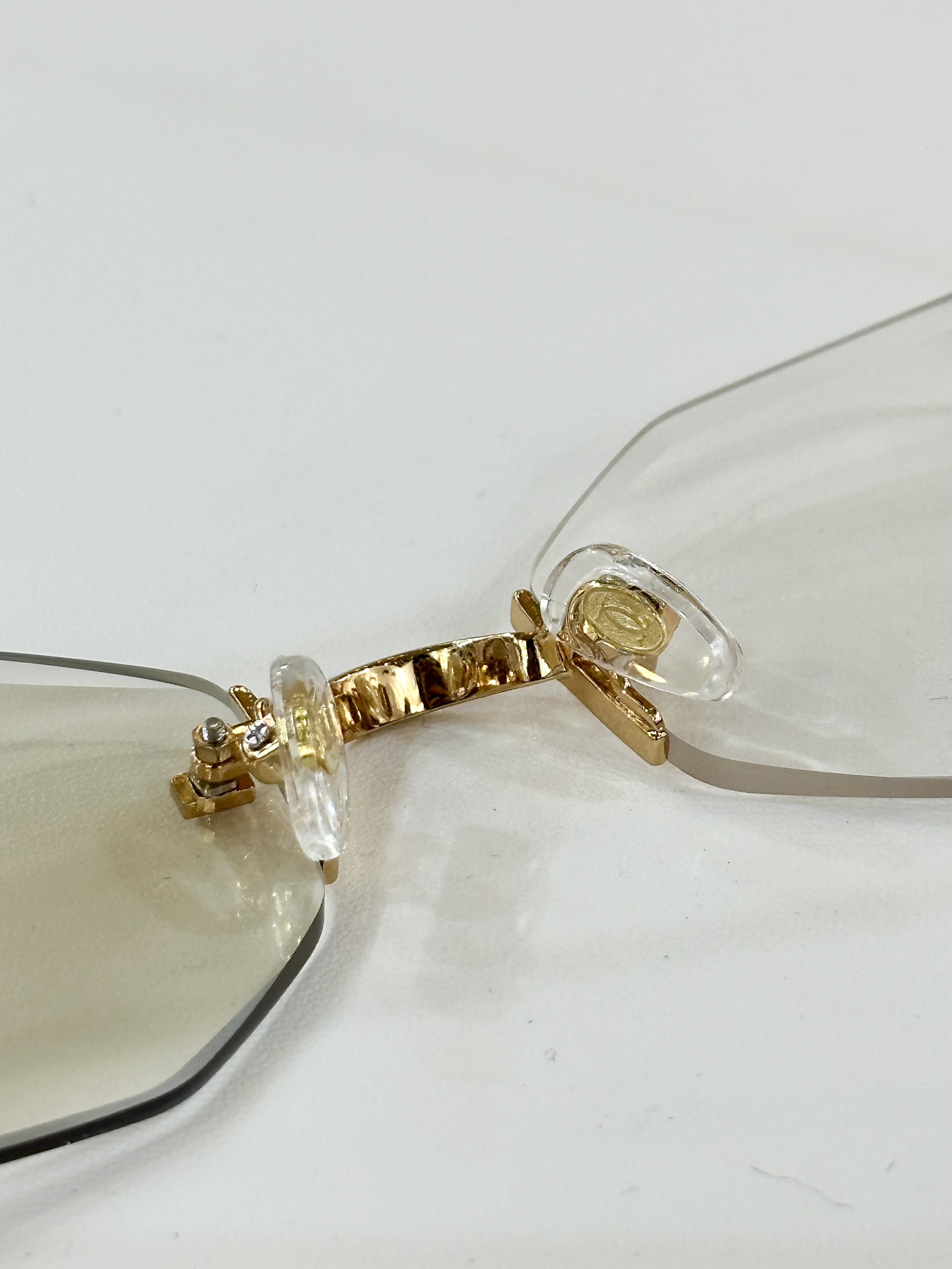  Cartier
MOD：CT0581S
Size：142
