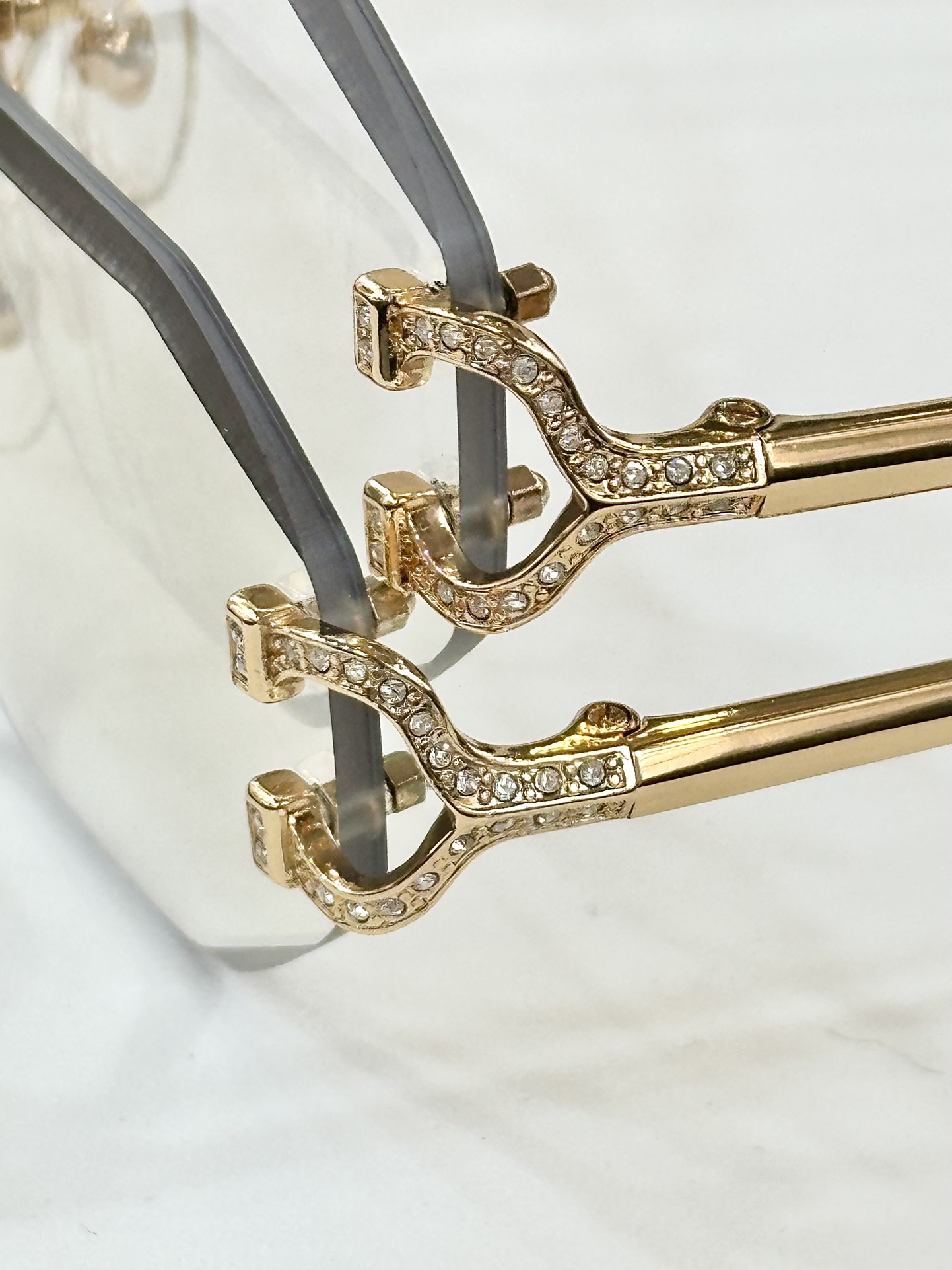  Cartier
MOD：CT0581S
Size：142

