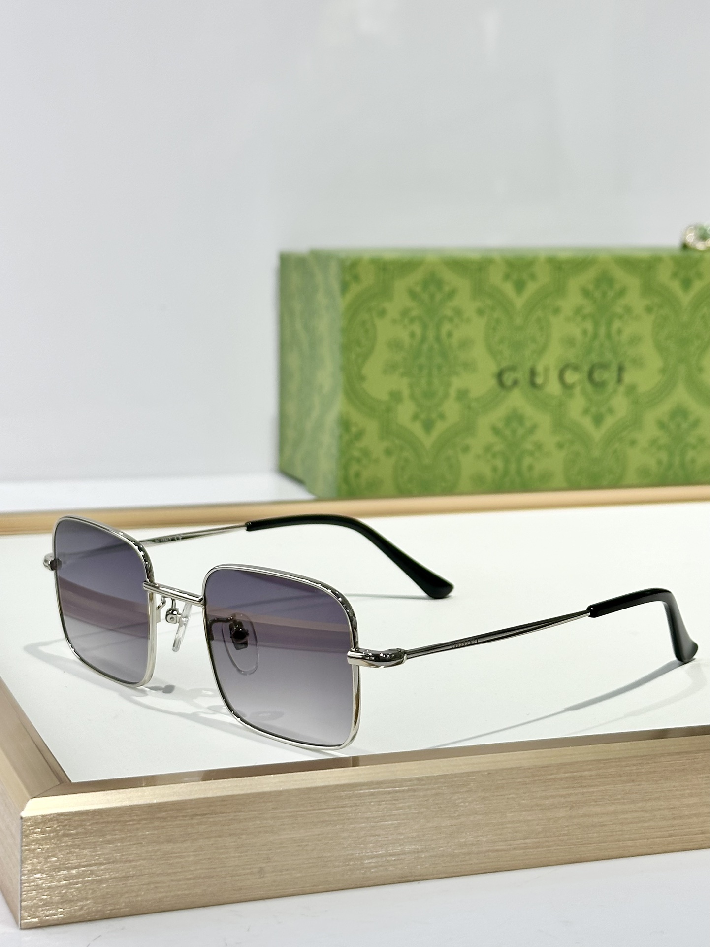  GUCCI
MODEL：GG1813S
SIZE：46口26-140
