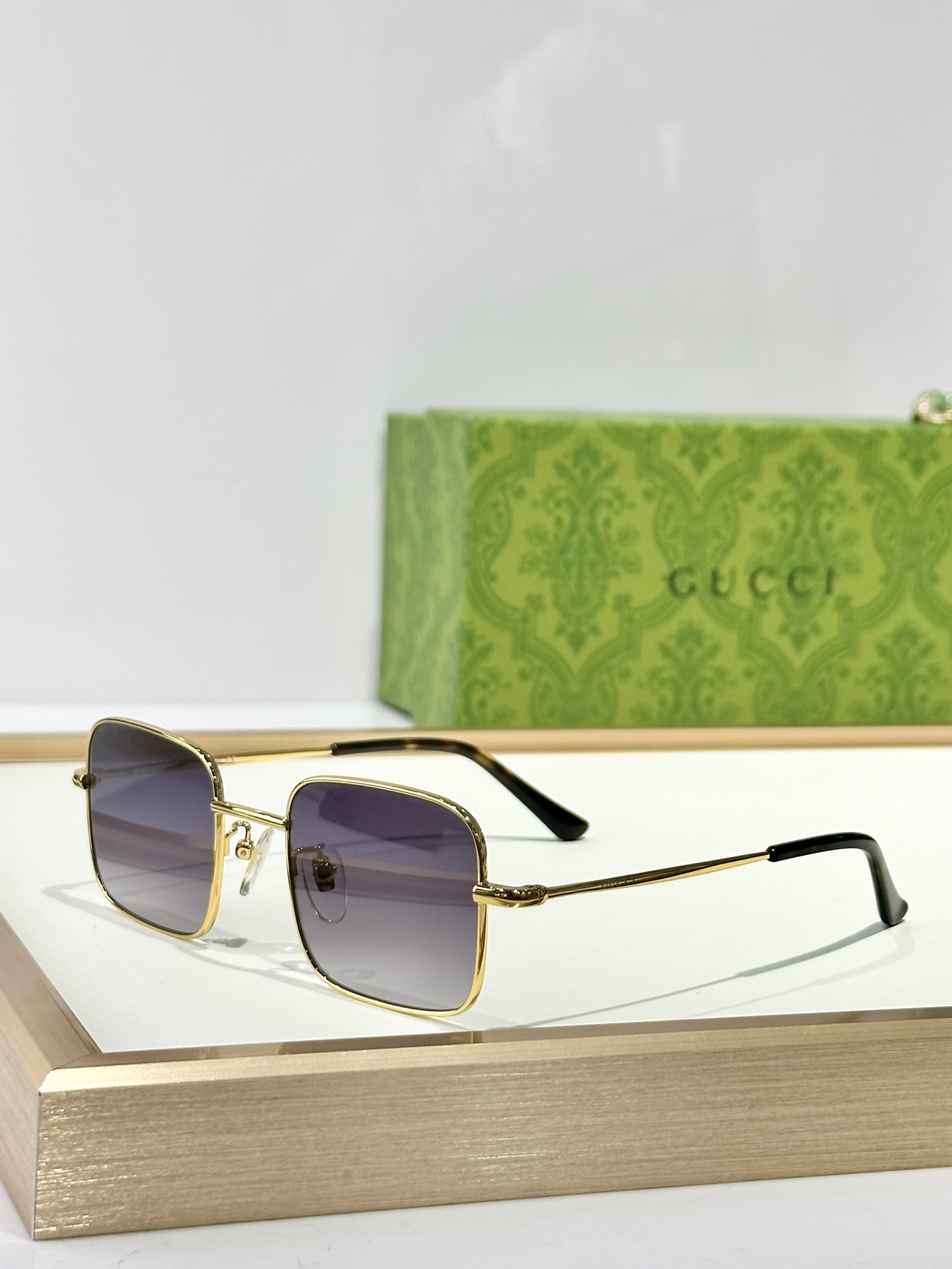  GUCCI
MODEL：GG1813S
SIZE：46口26-140
