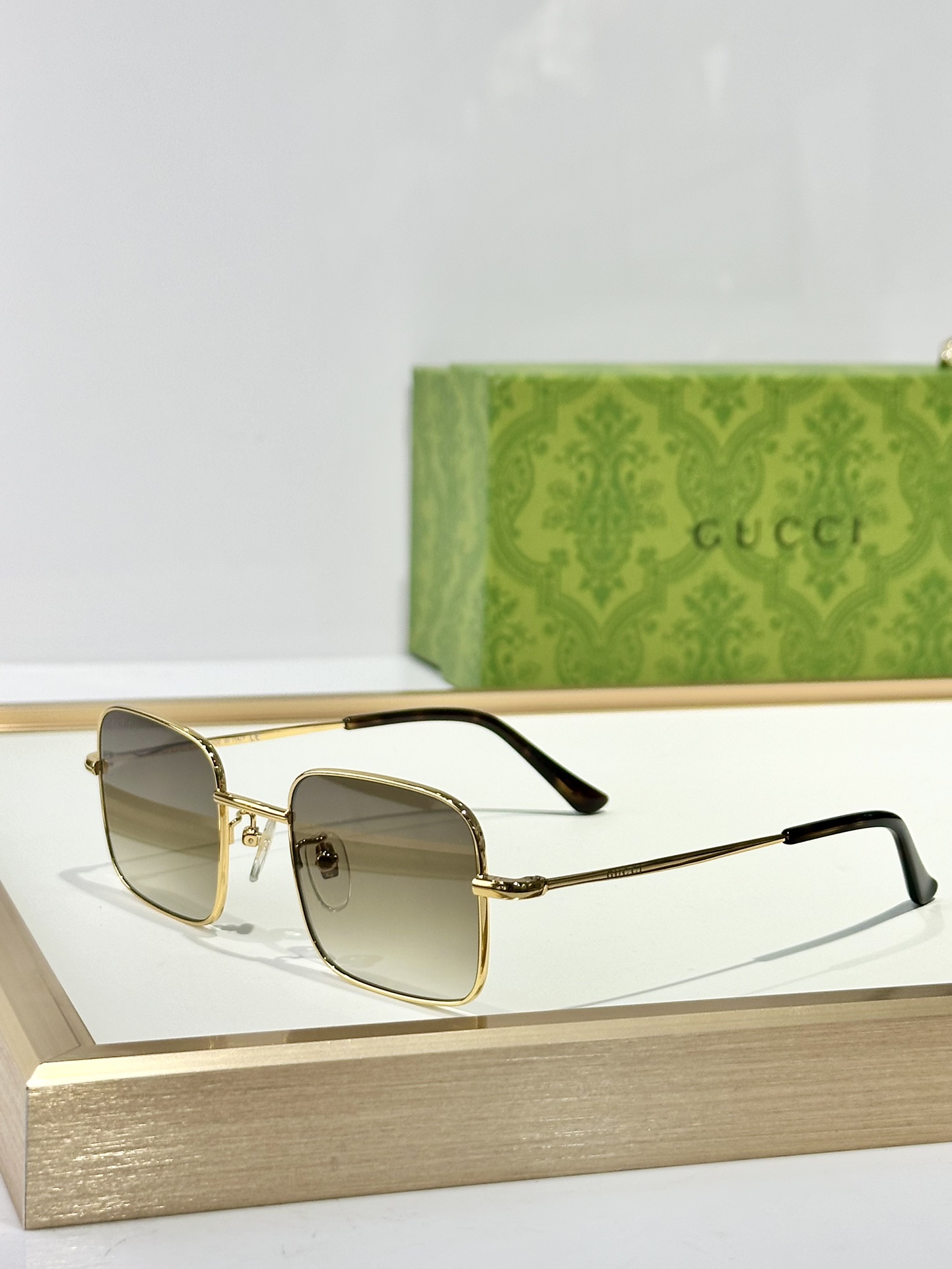  GUCCI
MODEL：GG1813S
SIZE：46口26-140
