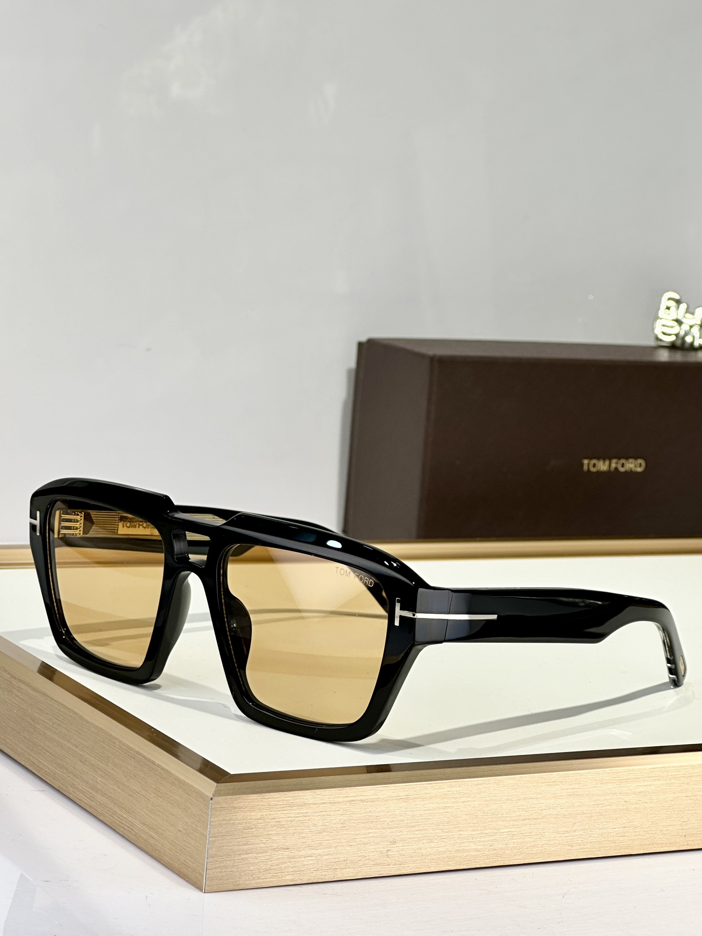  TOMFORD
MOD：FT1202
Size：56口19 140
