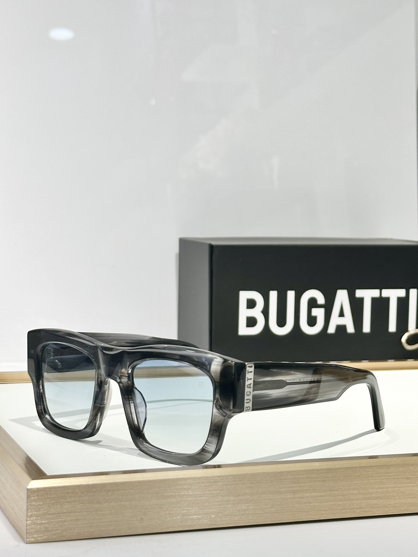  BUGATTI
MOD：18KART
Size：51口23 148
