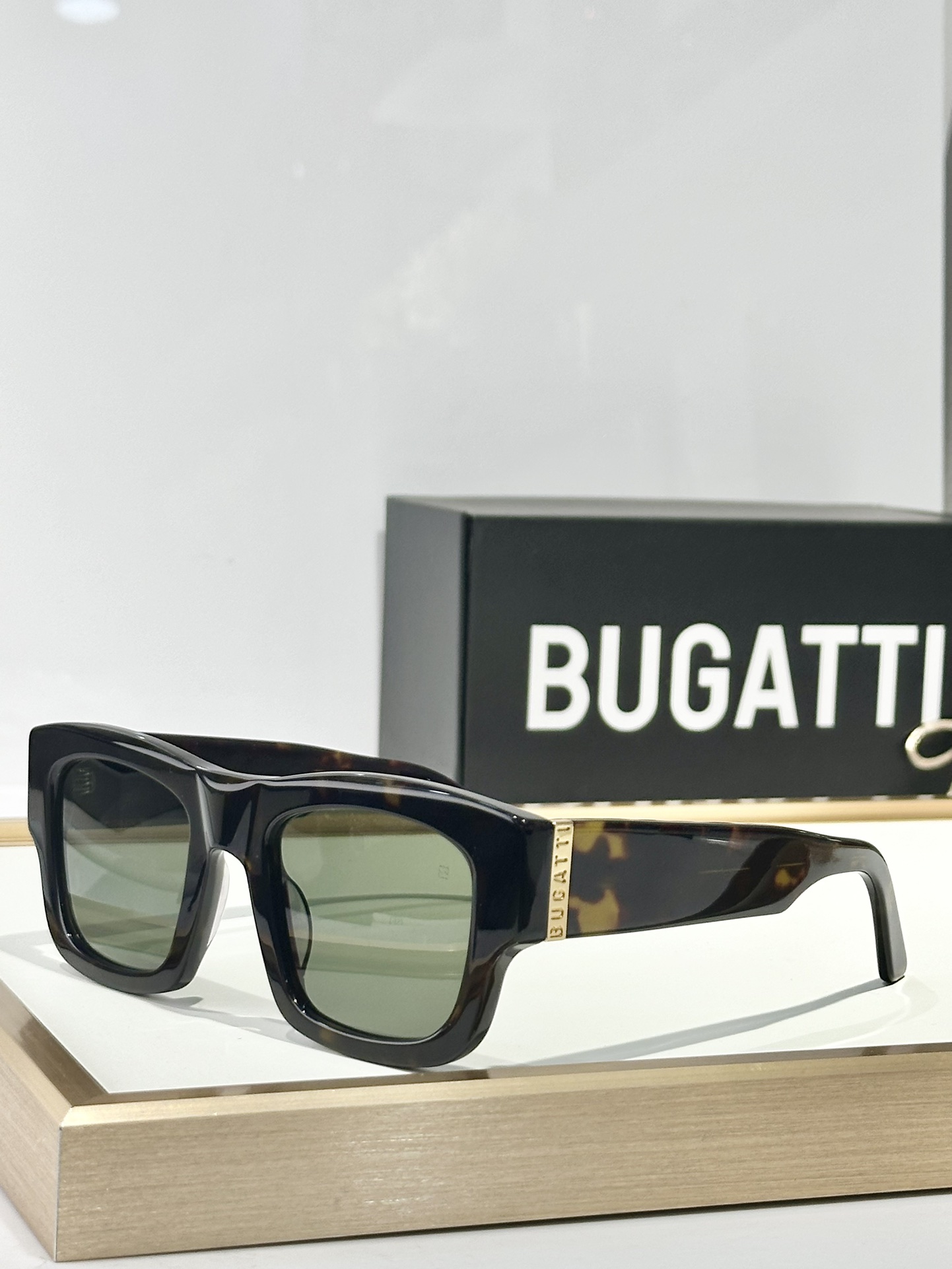  BUGATTI
MOD：18KART
Size：51口23 148
