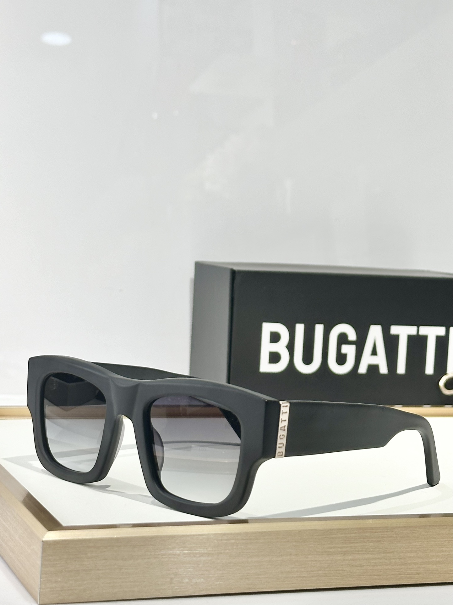  BUGATTI
MOD：18KART
Size：51口23 148
