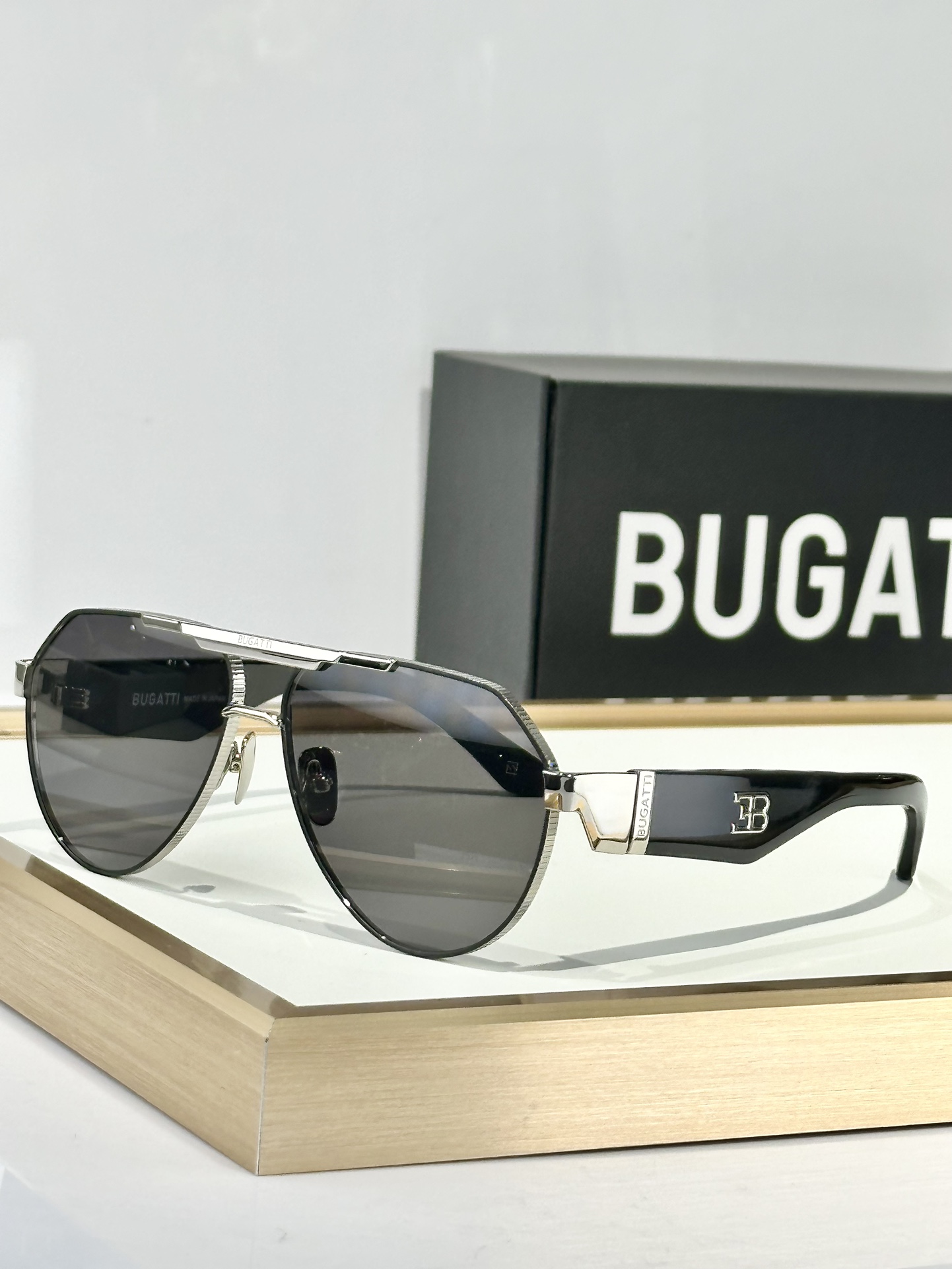  BUGATTI
MOD：18
Size：60口15 145
