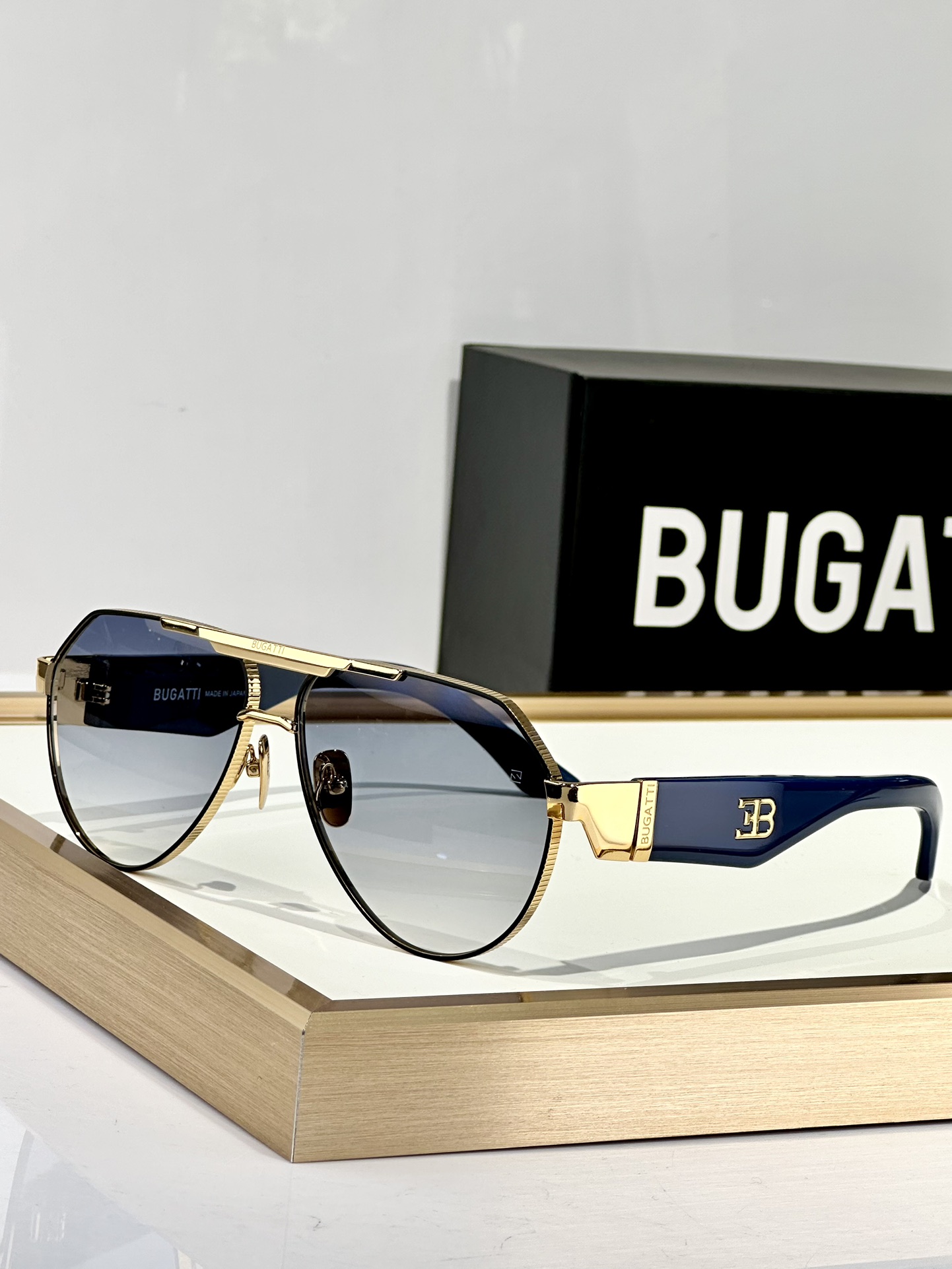  BUGATTI
MOD：18
Size：60口15 145
