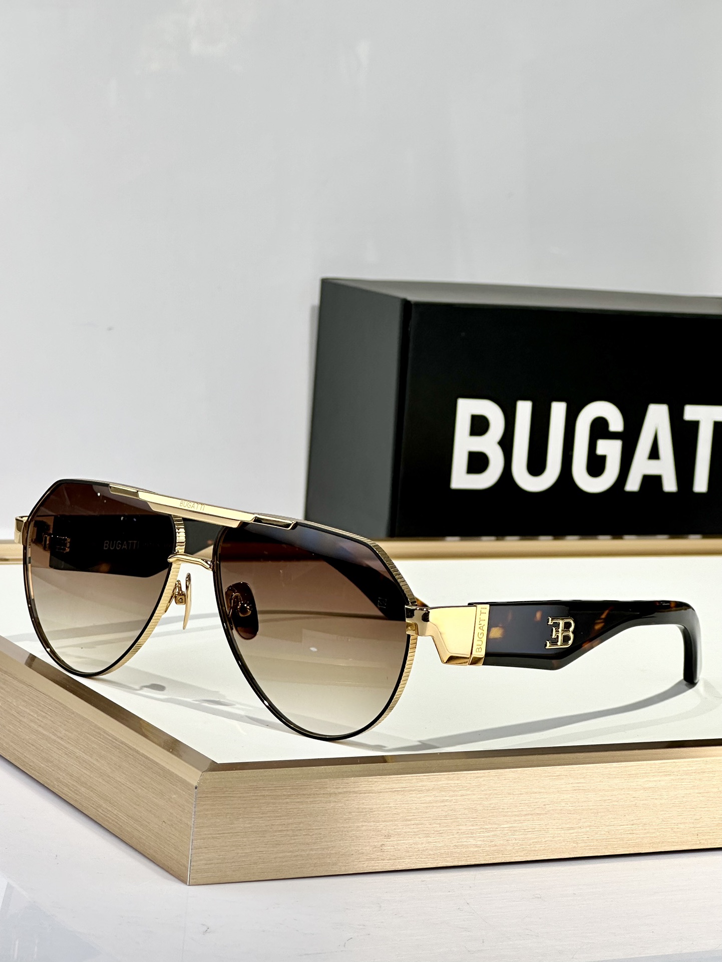  BUGATTI
MOD：18
Size：60口15 145
