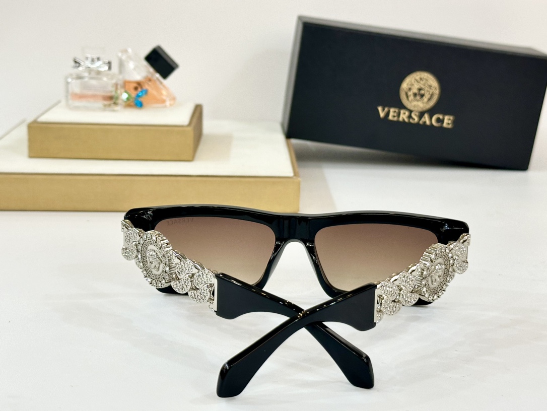  VERSACE
MOD：VE4484BU
Size：54口16 140
