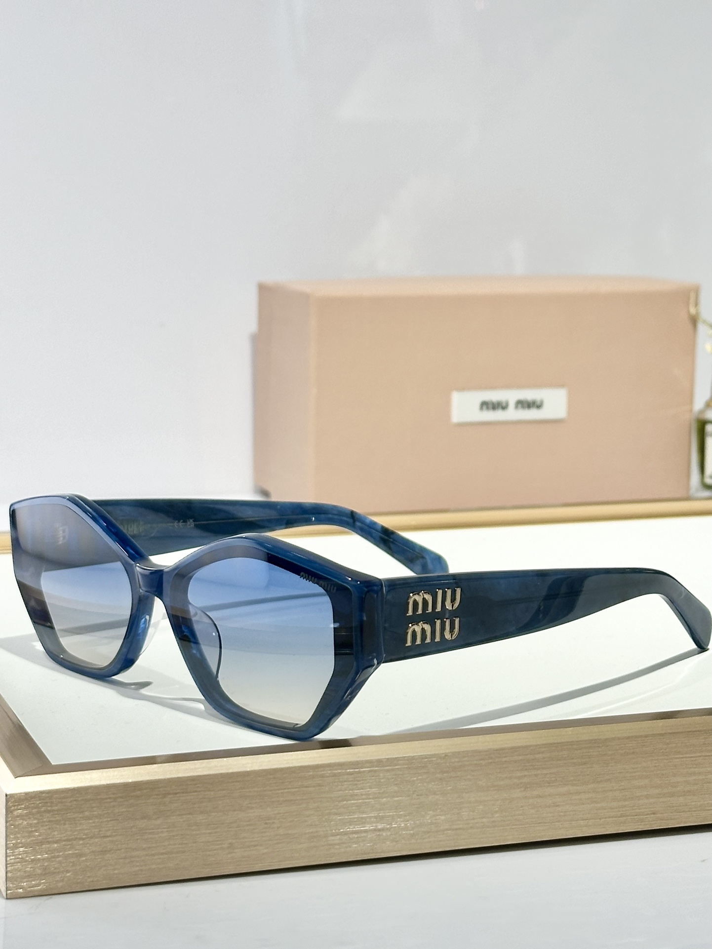  MIU MIU
MOD：MU11KS
Size：62口16 145
