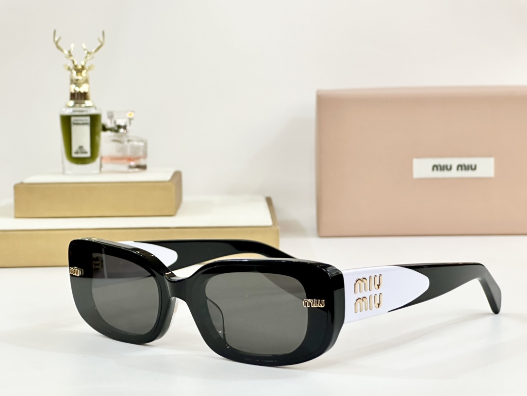  MIU MIU
MOD：MU15KS
Size：50口23 145
