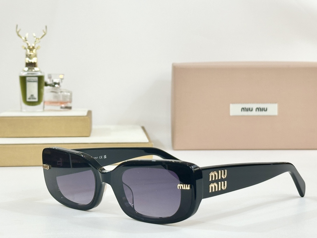  MIU MIU
MOD：MU15KS
Size：50口23 145
