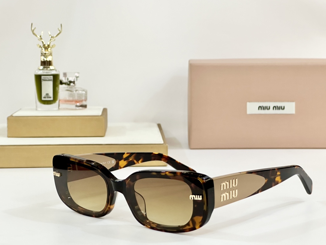  MIU MIU
MOD：MU15KS
Size：50口23 145
