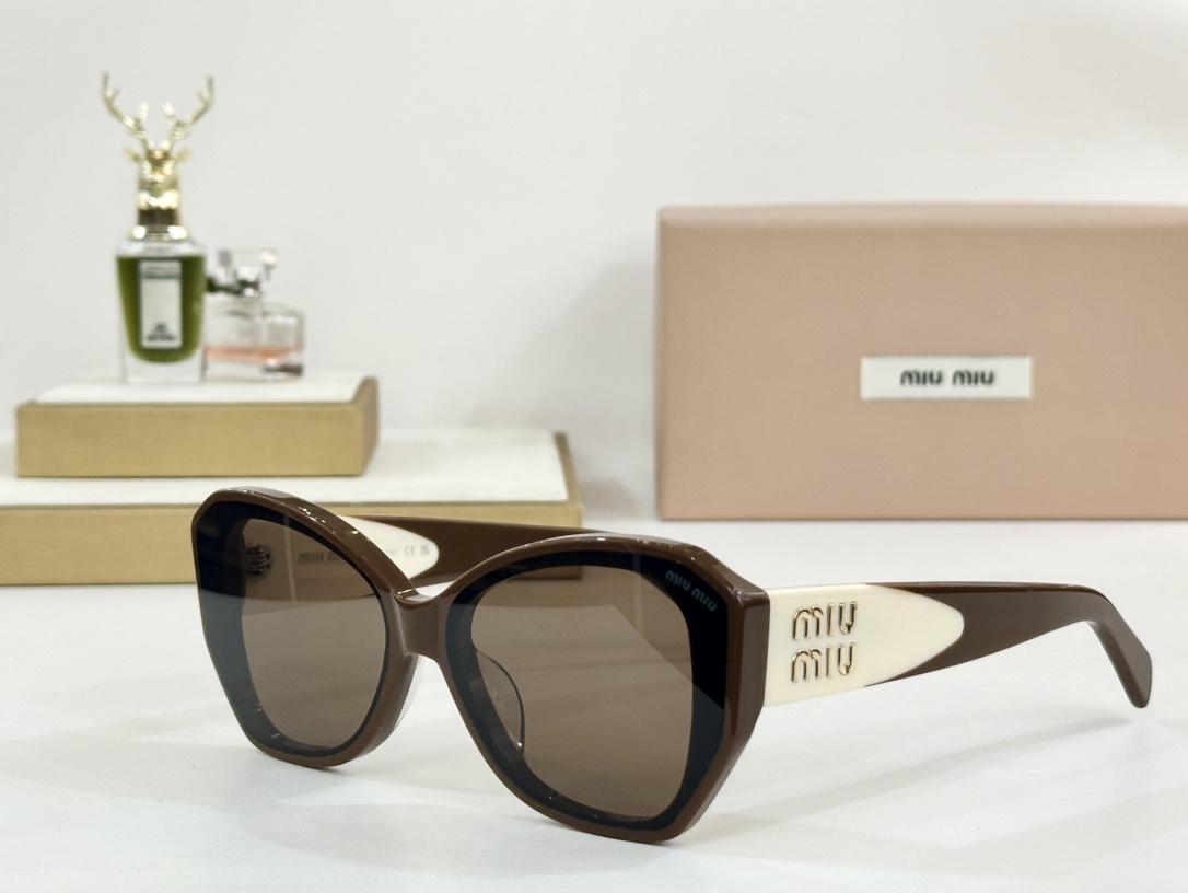  MIU MIU
MOD：MU12KS
Size：62口15 145
