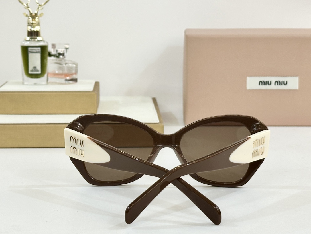  MIU MIU
MOD：MU12KS
Size：62口15 145
