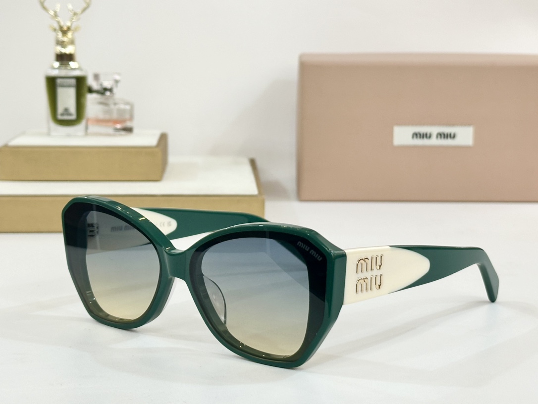  MIU MIU
MOD：MU12KS
Size：62口15 145
