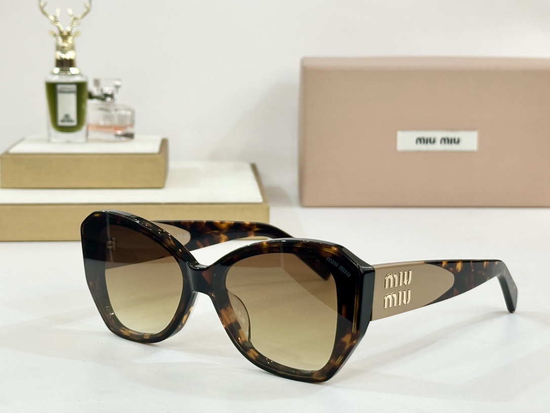  MIU MIU
MOD：MU12KS
Size：62口15 145
