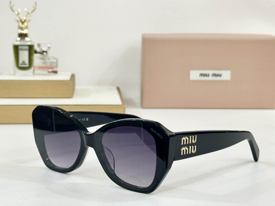  MIU MIU
MOD：MU12KS
Size：62口15 145
