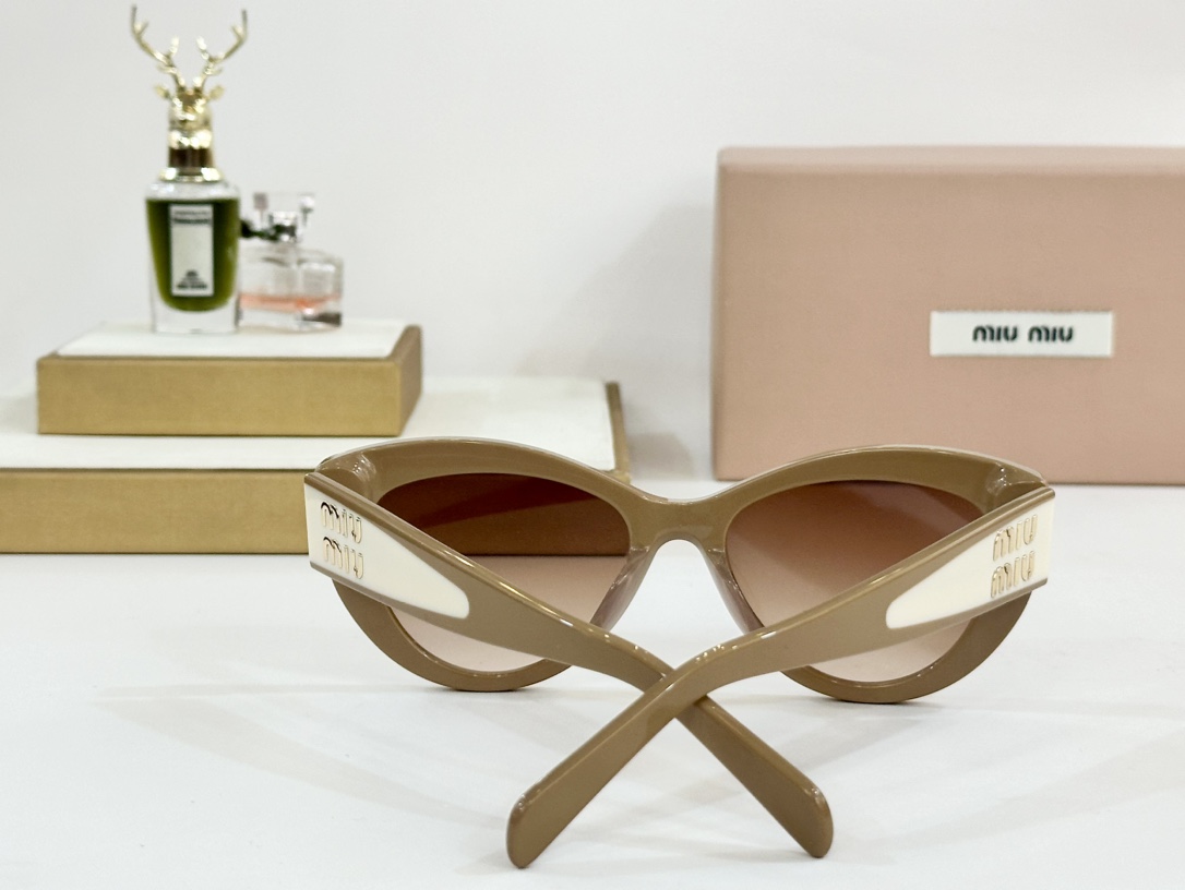  MIU MIU
MOD：MU08KS
Size：62口16 145
