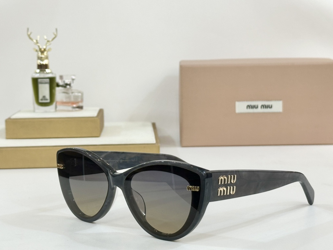  MIU MIU
MOD：MU08KS
Size：62口16 145
