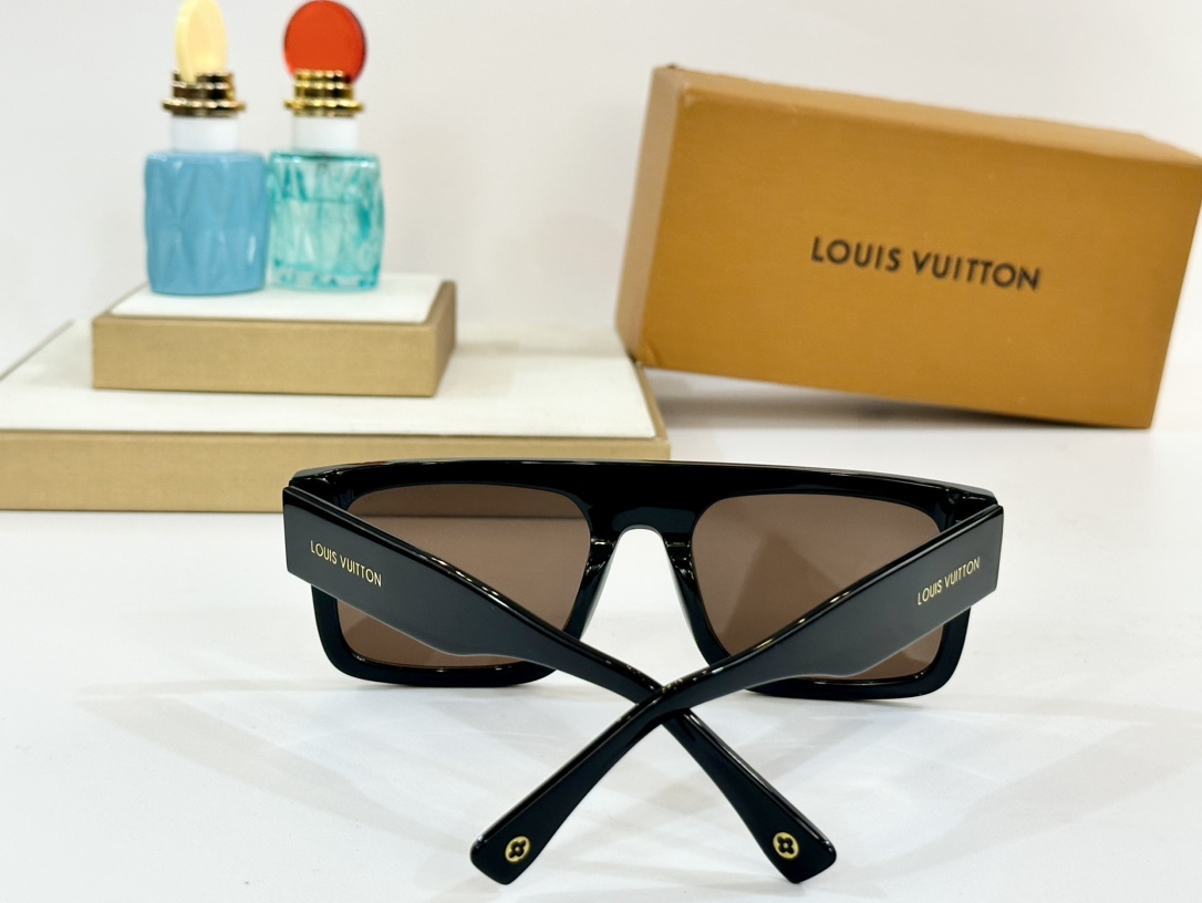  LOUIS VUITTON
MOD：LV Z1955
Size：54口20 145
