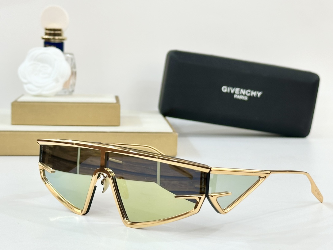  GIVENCHY
MOD：GV60015U
Size：68口4 138
