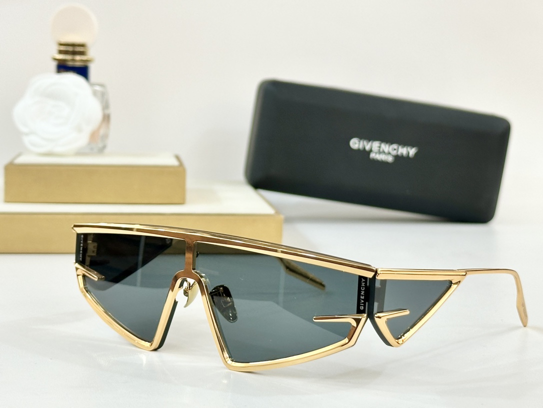  GIVENCHY
MOD：GV60015U
Size：68口4 138
