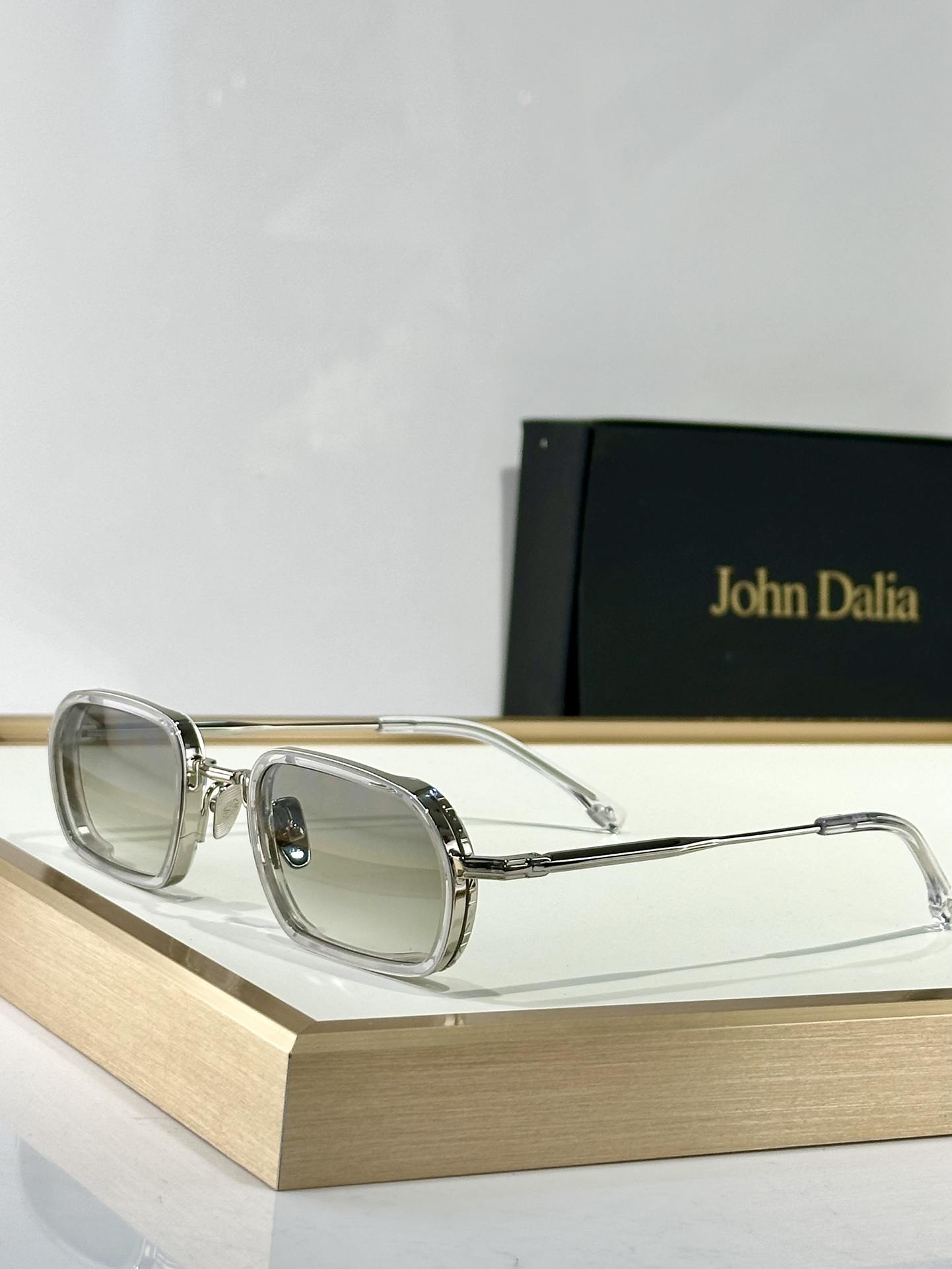  John Dalia
MOD：MARTIN
Size：50口23 140
