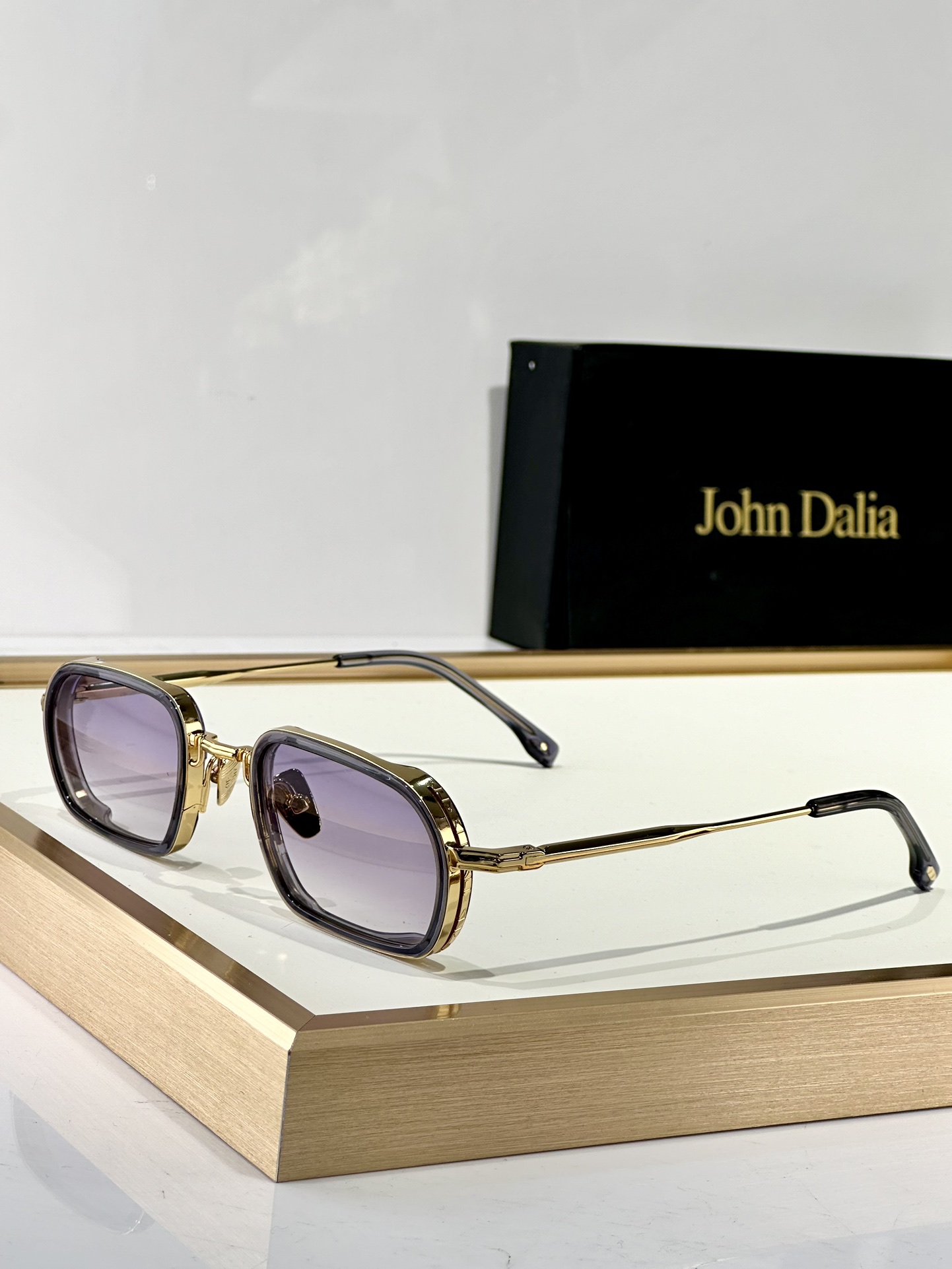  John Dalia
MOD：MARTIN
Size：50口23 140

