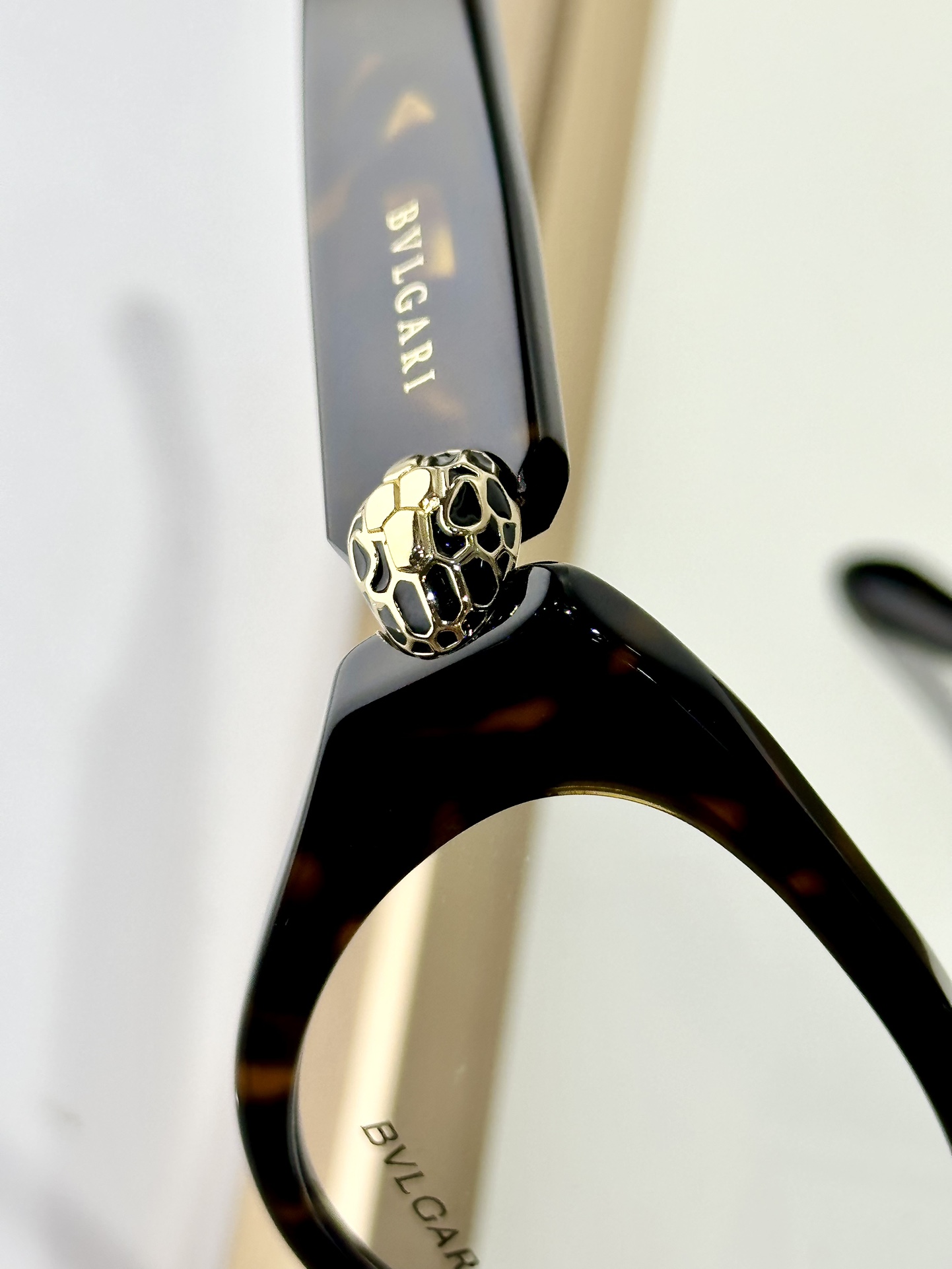  BVLGAR*
MODEL：BV50029I
SIZE：52口17-140
