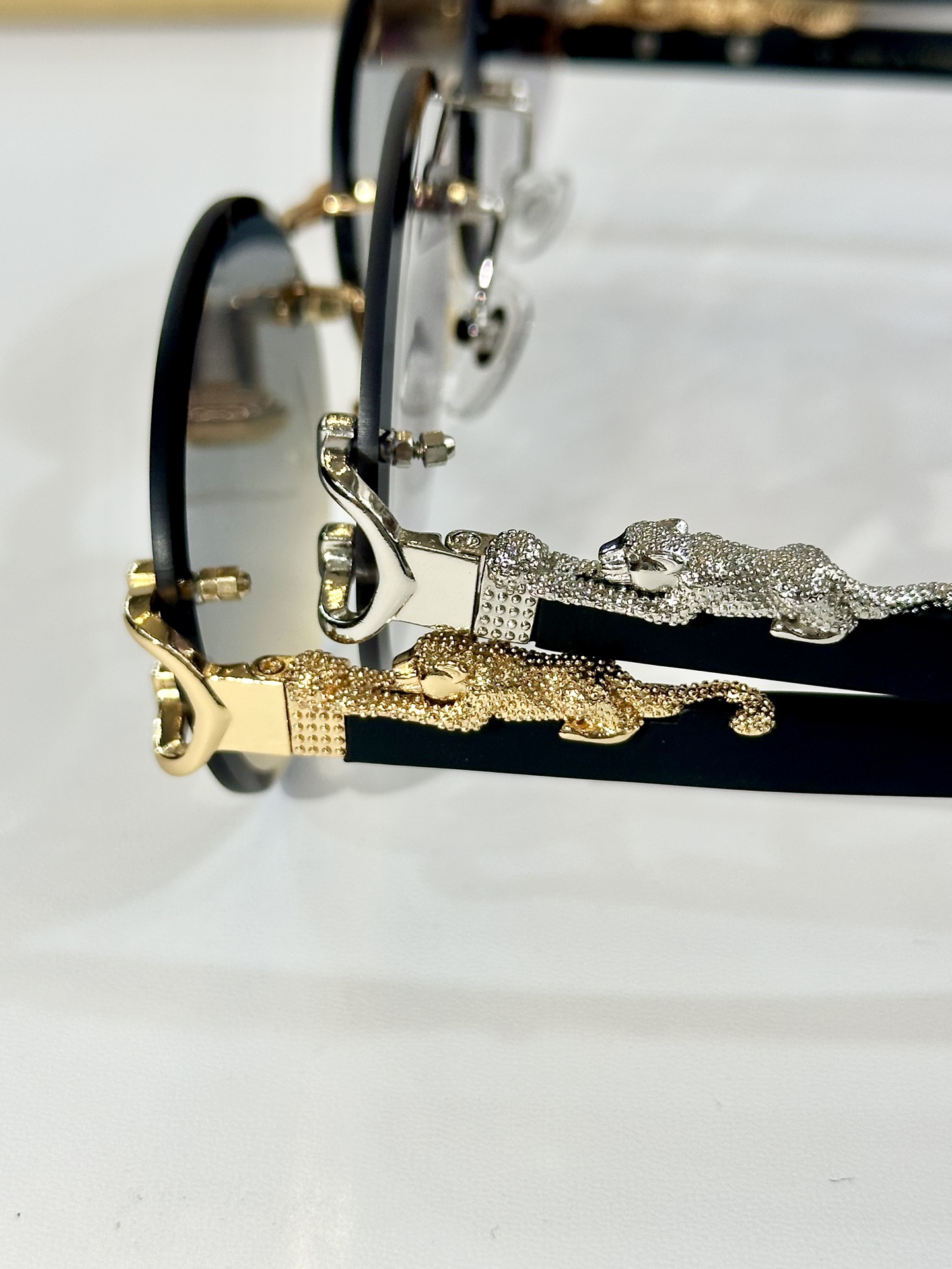  Cartier
MOD：CT0561S
Size：59口17 143
