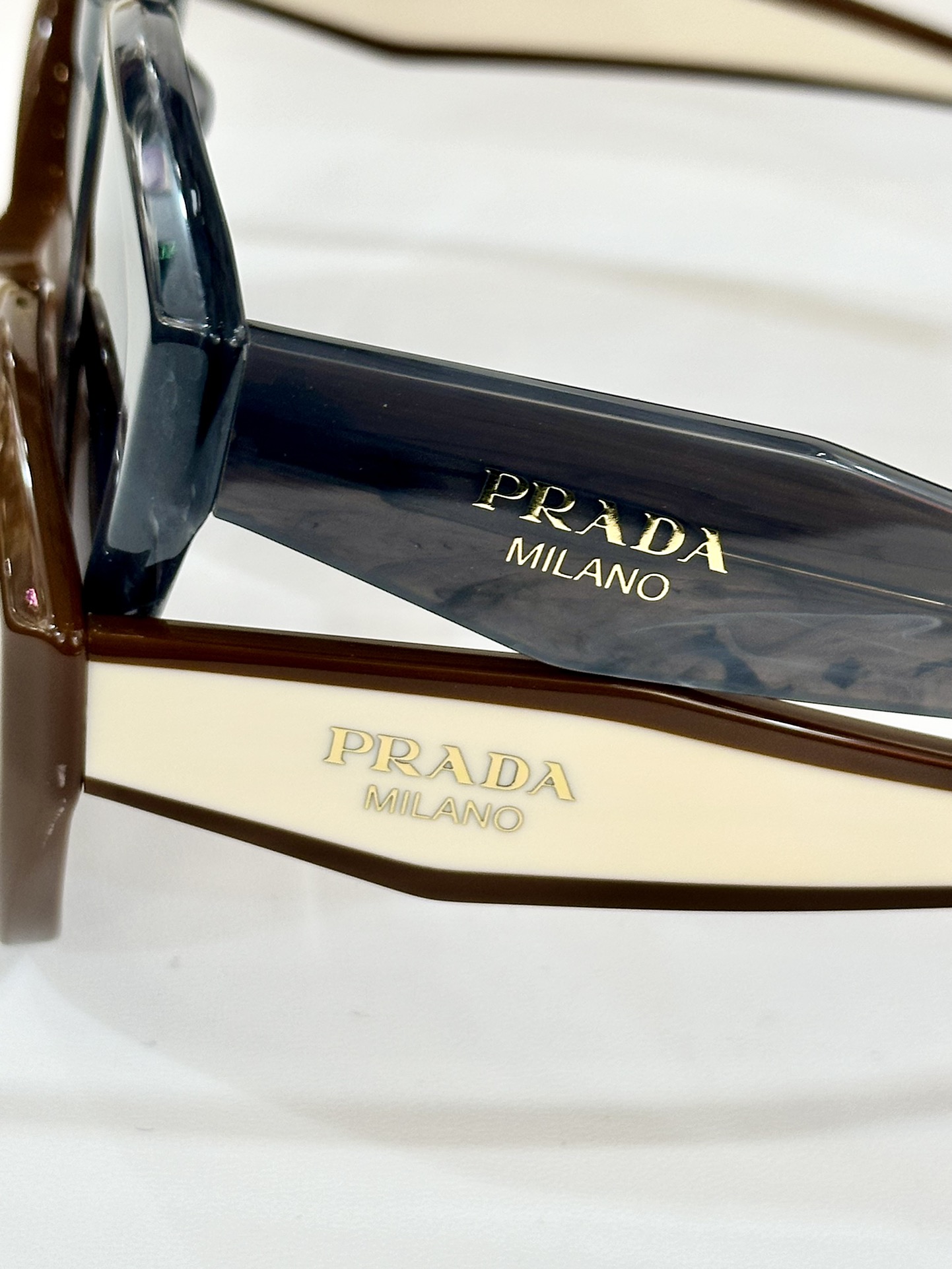  𝙋𝙍𝘼𝘿𝘼
MOD PR31S
Size：53口21-145
