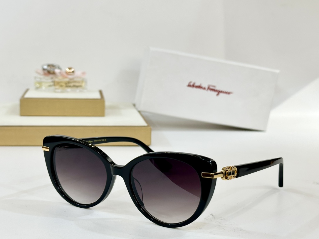  Salvatore ferragam* 
MODEL：SF1092SLB
SIZE：52口19-145