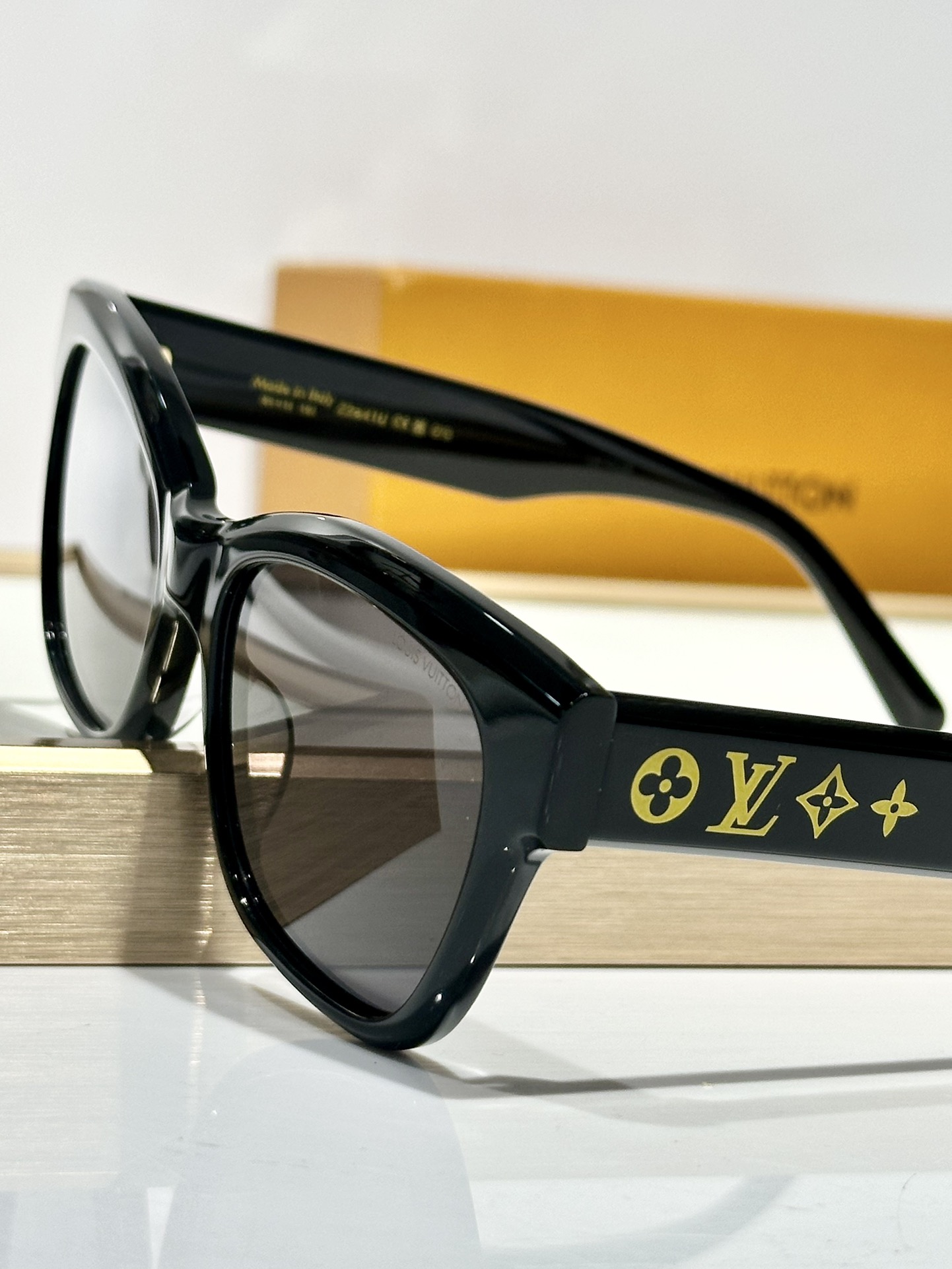  LOUIS VUITTO*
MODEL：Z2645U
SIZE56口18-150
