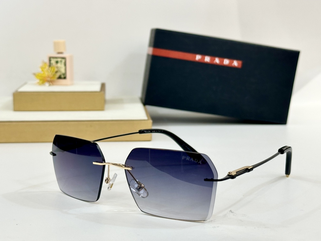  PRADA
MOD：5G170
Size：51口20-150

