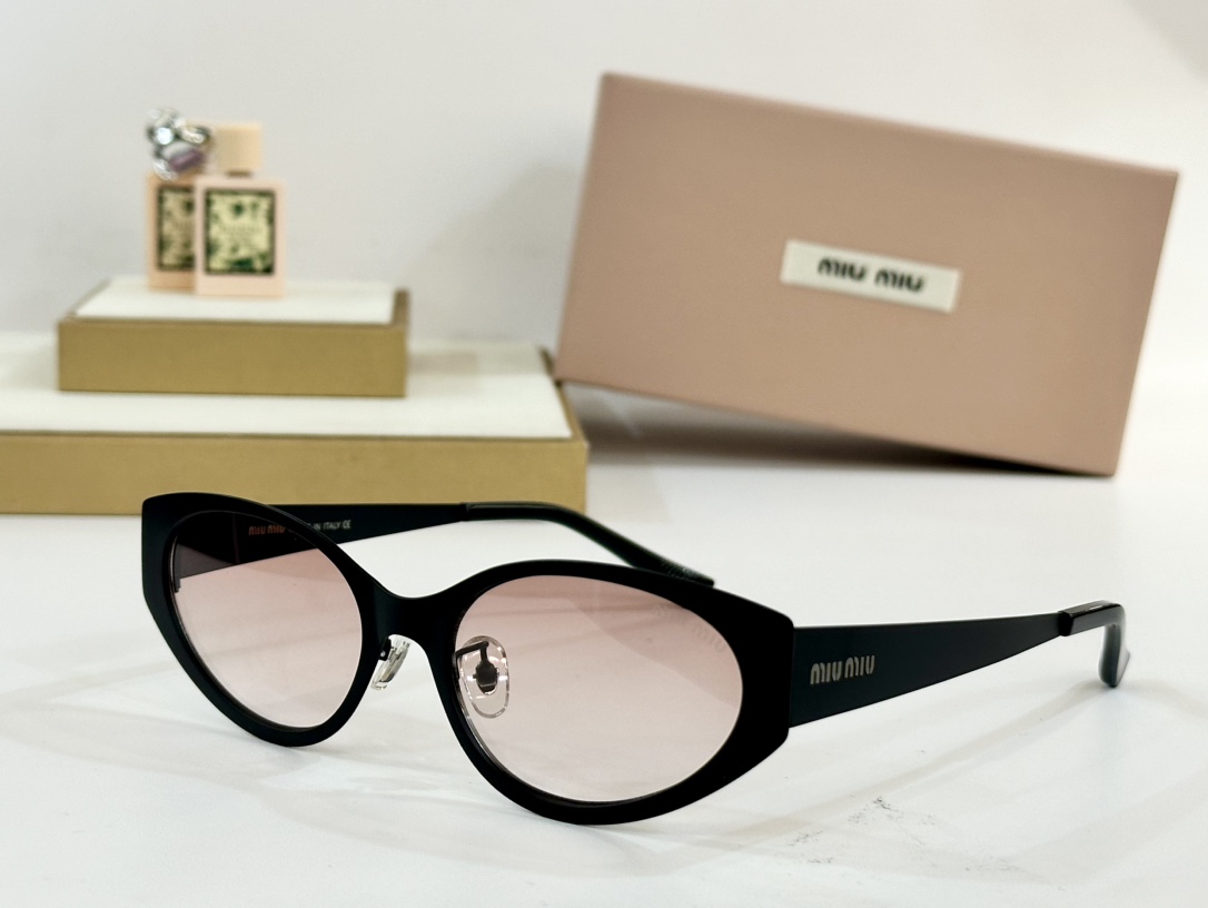  MIU MIU
MOD：SMU A60
Size：56口18-152
