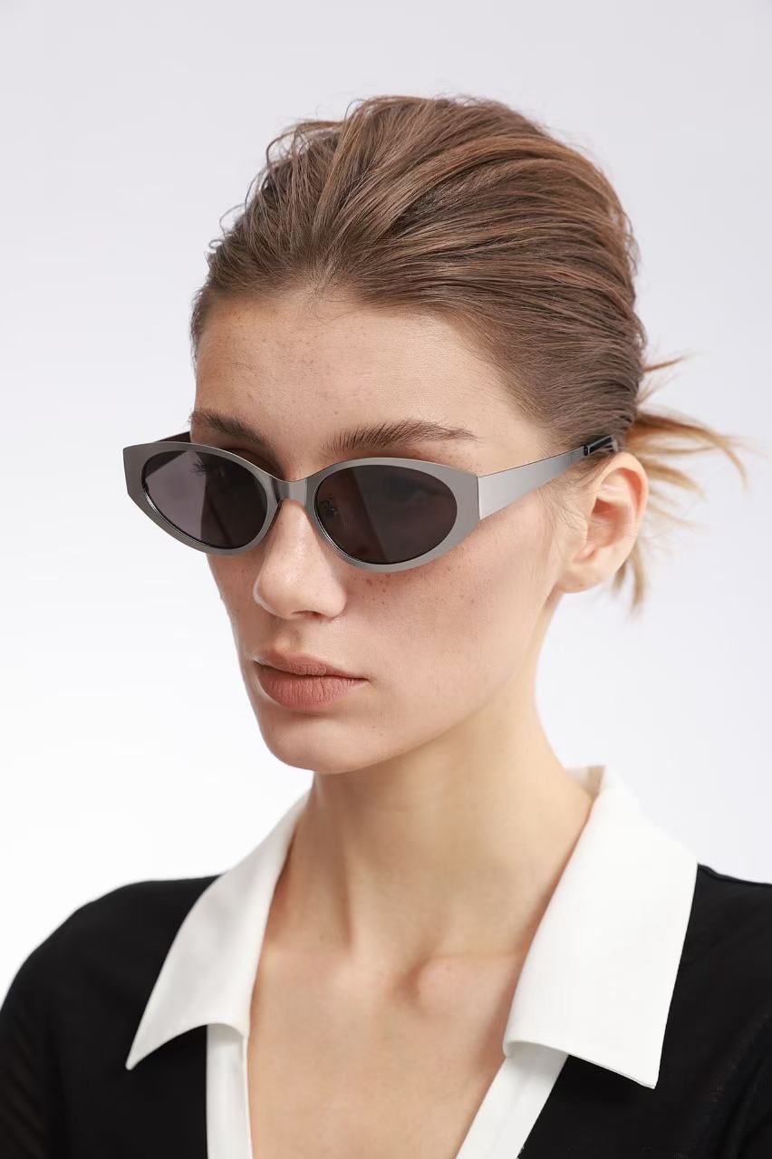  MIU MIU
MOD：SMU A60
Size：56口18-152
