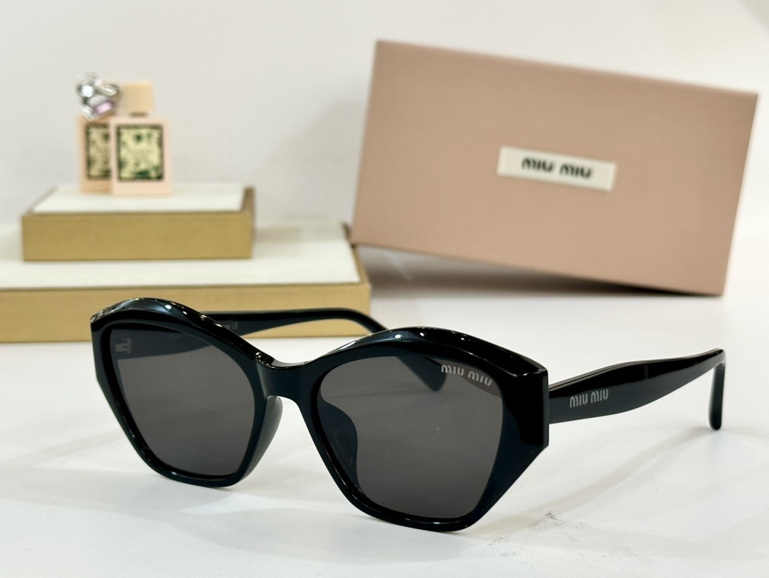  MIU MIU
MOD：SMU 32WS
Size：55口18-147
