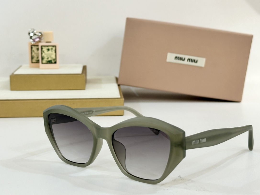  MIU MIU
MOD：SMU 32WS
Size：55口18-147
