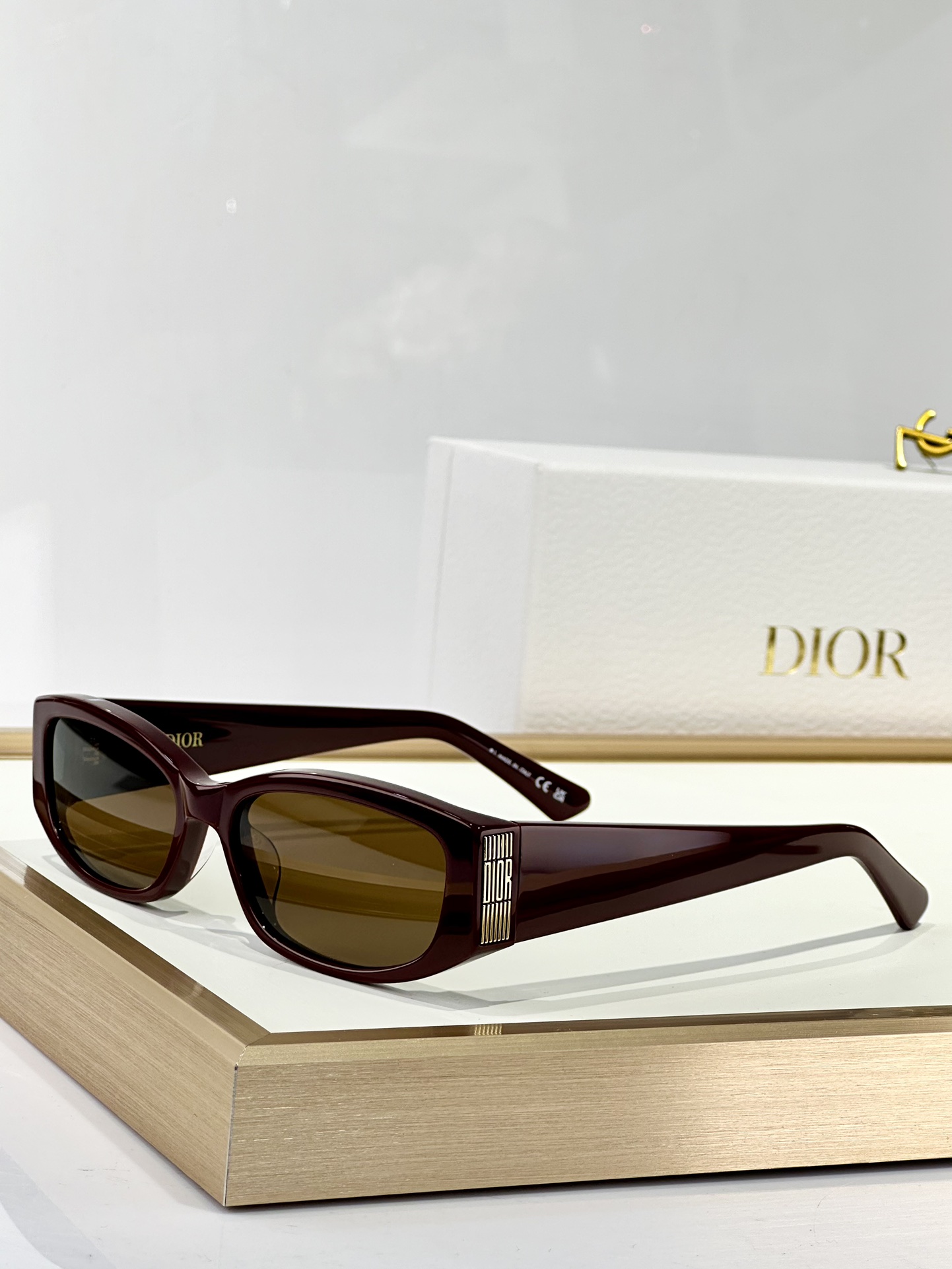  DIOR
MODEL DiorGlow S1I 
SIZE：53口20-140
