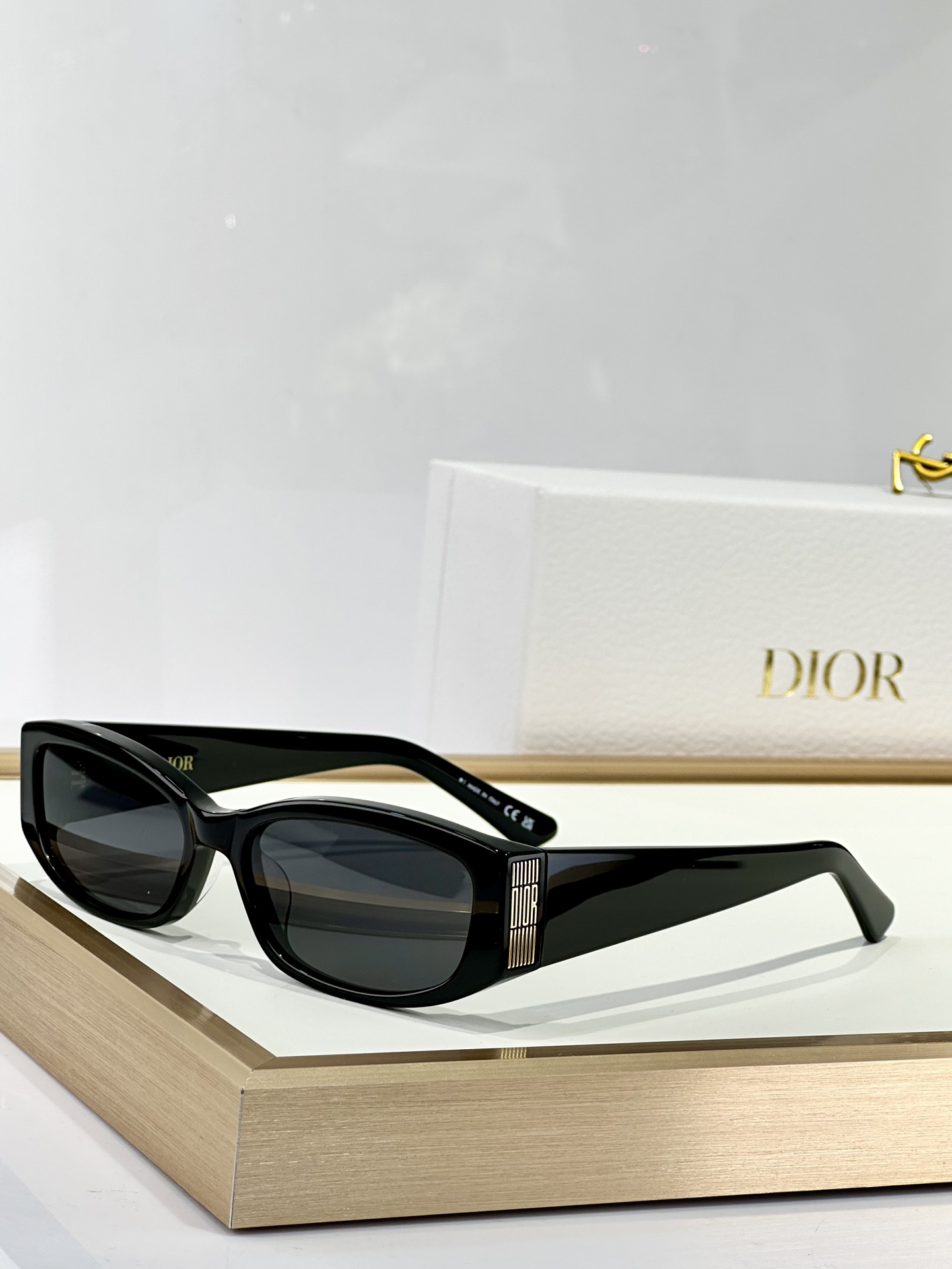  DIOR
MODEL DiorGlow S1I 
SIZE：53口20-140
